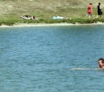 Na Kuchajde môže zasa pokračovať pravá letná sezóna. Od dnešného dňa sa dá v miestnom jazere opäť kúpať. Hygienické testy potvrdili, že voda je po poslednom znečistení…