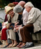Spoločensko-kultúrne podujatia v kluboch dôchodcov ku Dňu matiek 2011
