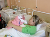 Prvý novorodenec roka 2015: Alžbetka prišla na svet hneď v prvej minúte