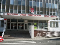 Mestská časť Bratislava-Nové Mesto príjme administratívneho pracovníka - asistenta na sekretariát prednostu