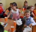 Rodičia predškolákov v bratislavskom Novom Meste nebudú doplácať za stravu. Doplatok za nich uhradí mestská časť. Vyplýva to z nového všeobecne záväzného nariadenia, k…