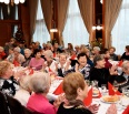Osamelo žijúcich novomestských seniorov pozýva starosta Nového Mesta Rudolf Kusý aj tento rok na spoločnú predvianočnú večeru. Uskutoční sa 18. decembra a zúčastniť sa…